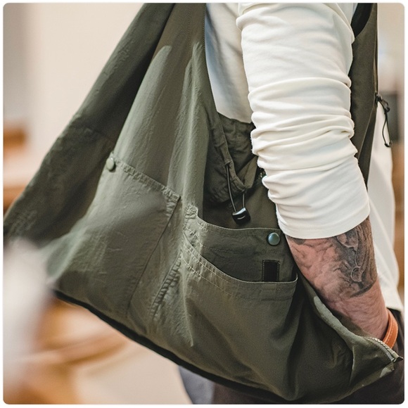 🛑🛑SOLD🛑🛑 Charcol Grey🇺🇸🌹HP🌹Just in💕 Convertible Vest for Men / Bag - Picture 5 of 5